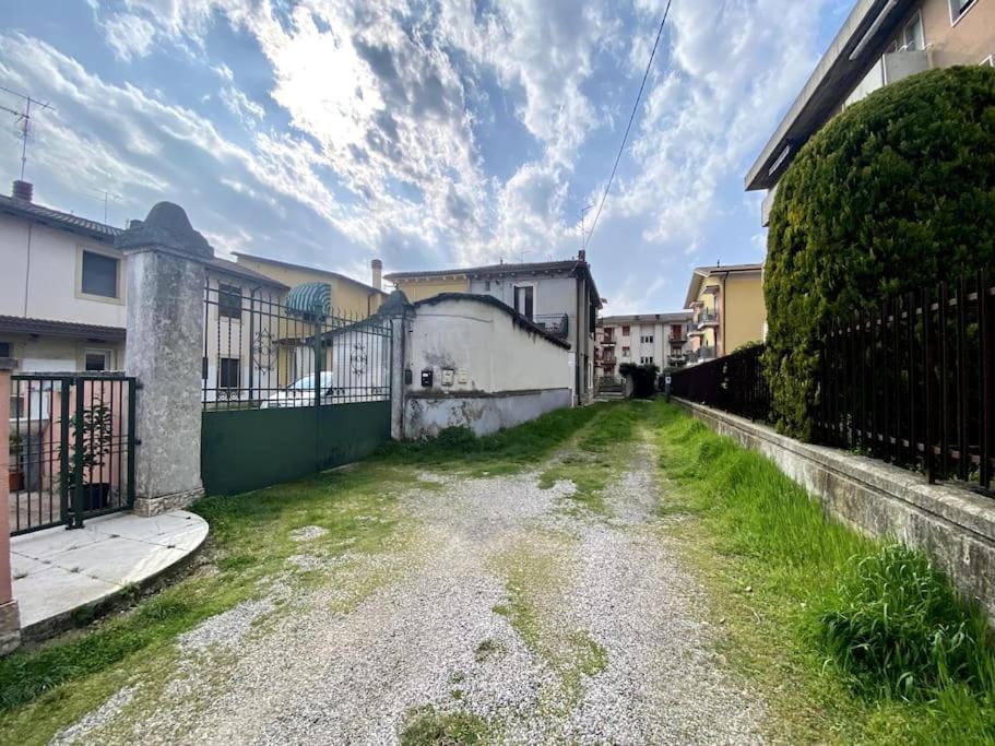 Zona Fiera A 10 Minuti Dal Centro Con Parcheggio Apartment Verona Luaran gambar