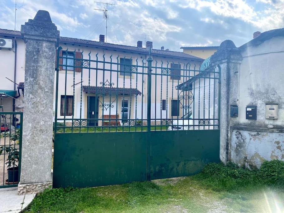 Zona Fiera A 10 Minuti Dal Centro Con Parcheggio Apartment Verona Luaran gambar